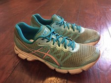 Women’s SIZE 9.5 ASICS